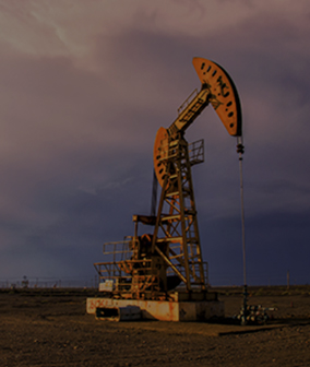 What is the role of wellhead in oil drilling and production？